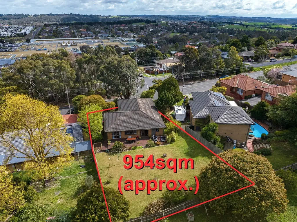 8 Edward Road, Chirnside Park, VIC 3116