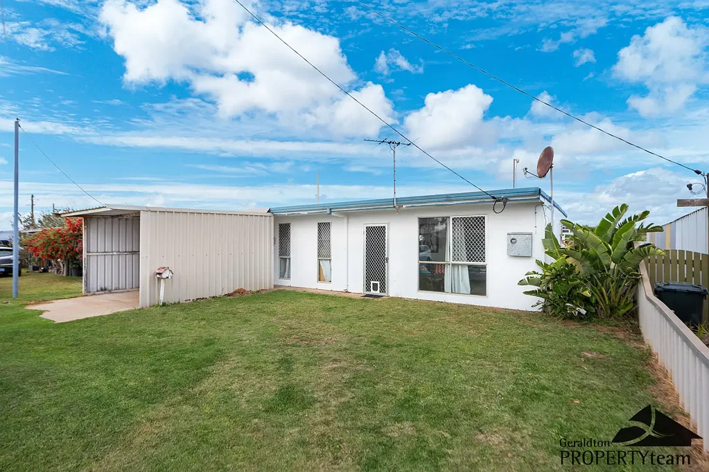 West End 3房  BEACHSIDE. AFFORDABLE. ICONIC POINT MOORE
