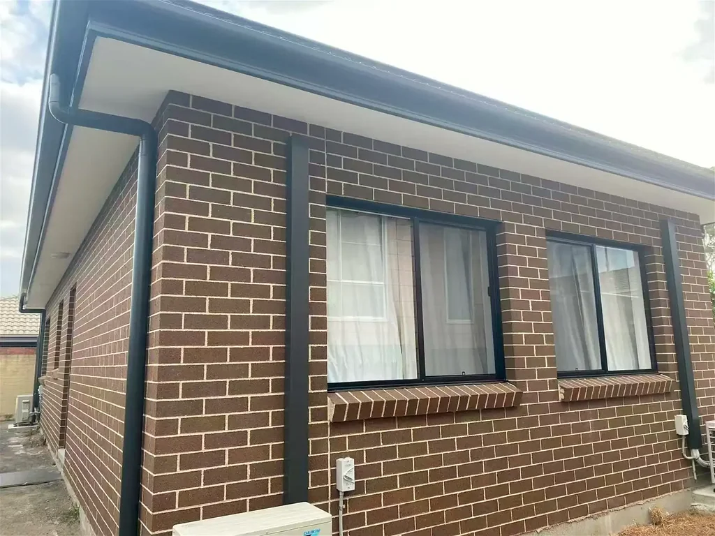 Near Brand New Granny flat