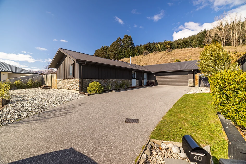 Lower Shotover 4chambre Style, Warmth and Space at 40 Risinghurst Terrace