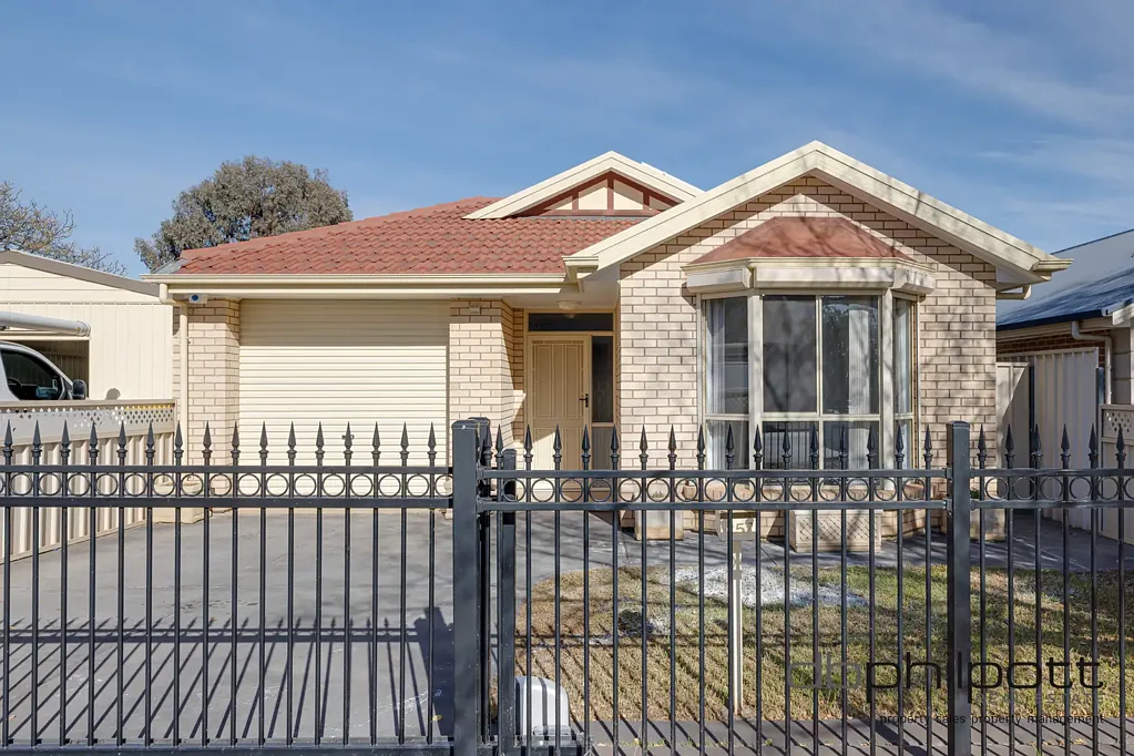3 BEDROOM VILLA FAMILY HOME