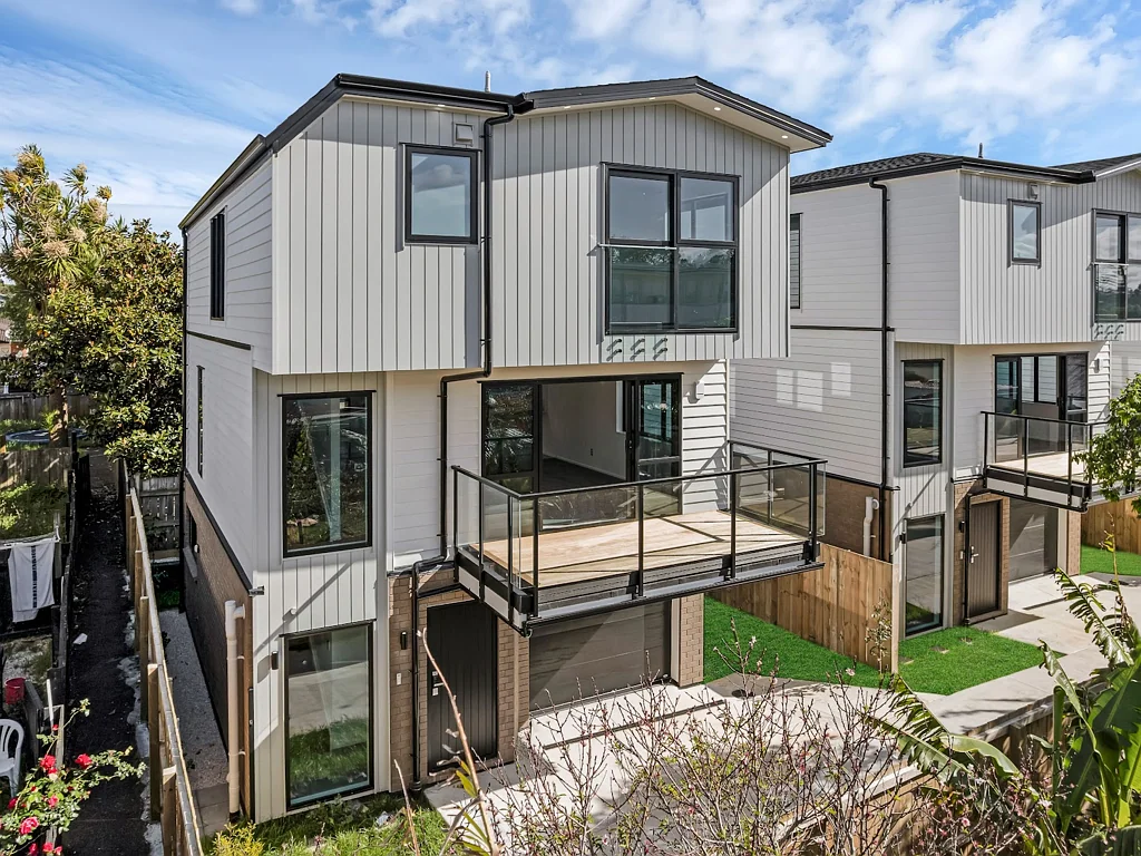 Otahuhu 4غرفة نوم Golden Opportunity – Standalone Living
Offers Over $999,000 | Brand New Brick Home | High Income Potential