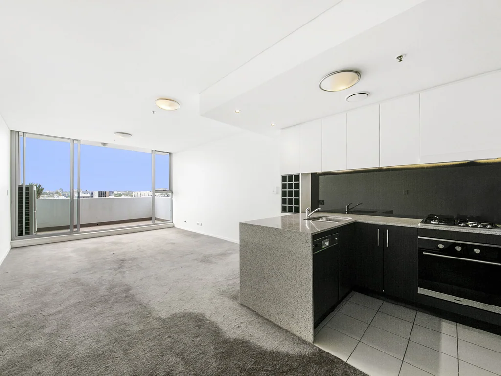 Beautifully appointed penthouse with amazing City Views