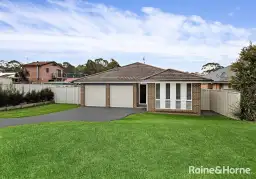 1 CHRISTIANA CL, West Nowra