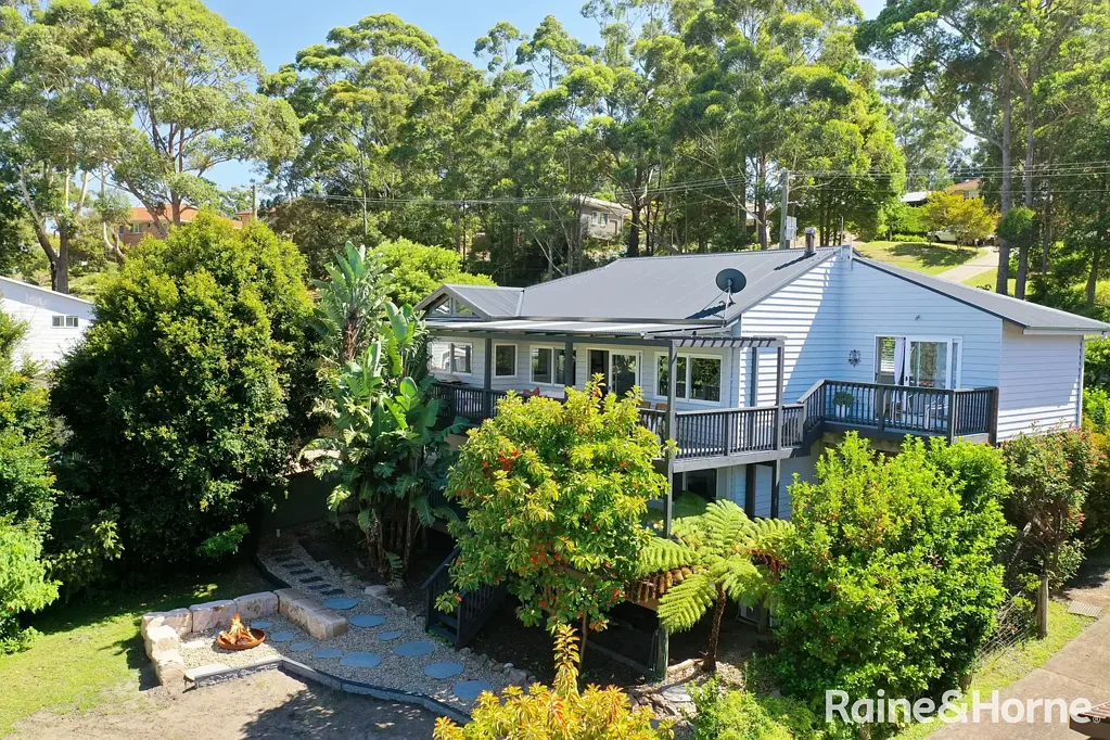 Mollymook Beach 3房  Coastal Charm Meets Entertainer's Delight