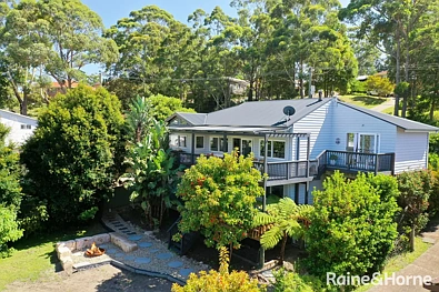 Mollymook Beach 3房  Coastal Charm Meets Entertainer's Delight