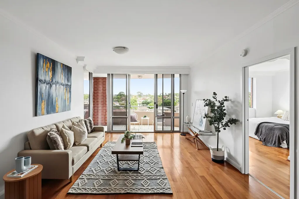 Croydon 2Moenga Refined Inner-West Living Within The Hampton Court