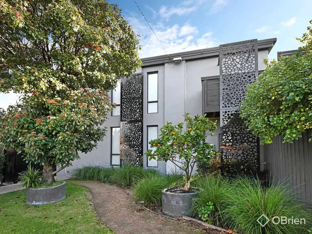 Clayton South 2침실 Light-Filled & Low-Maintenance Retreat
