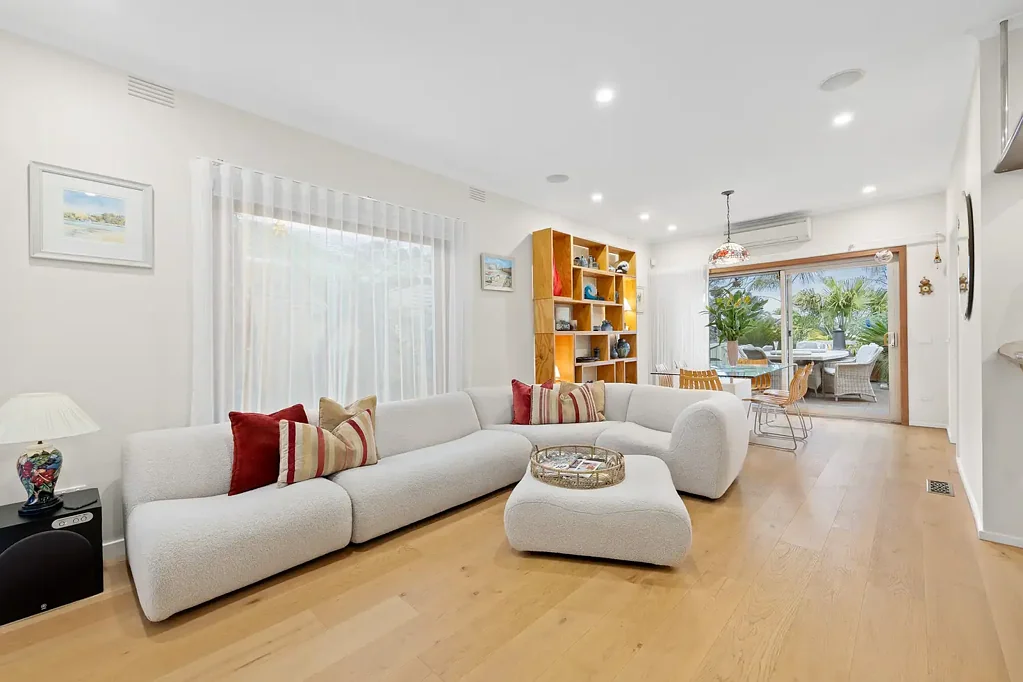 Doncaster East 4房 精美翻新住宅，地理位置优越，适合家庭生活 Beautifully Renovated Home, Perfectly Positioned for Family Living