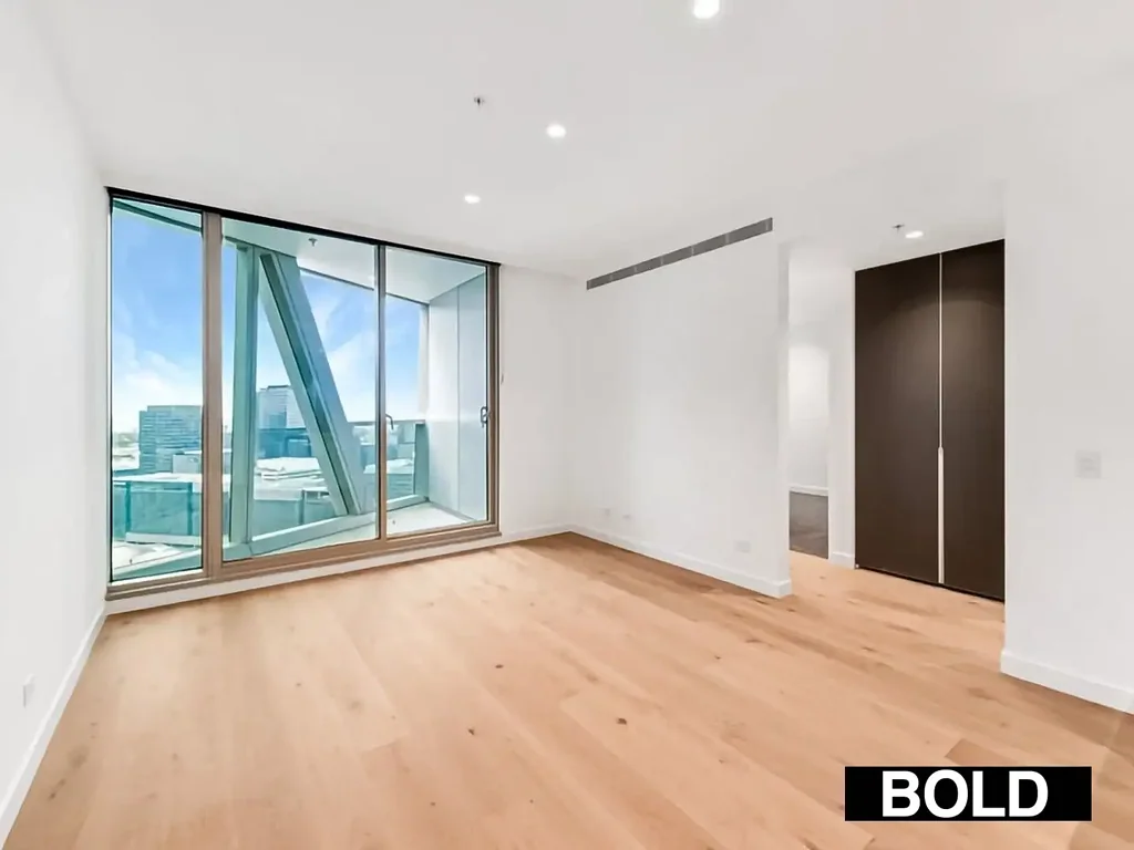 Luxury CBD Living with Stunning Views