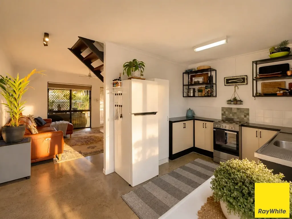 Convenient & Low-Maintenance Living close to the CBD!