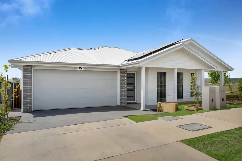 8 & 8A Clifton Crescent, Wilton, NSW 2571