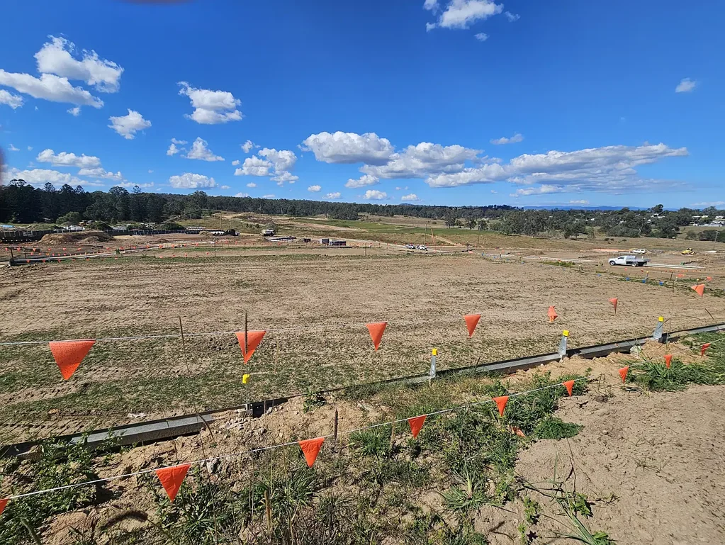 Beaudesert BRAND NEW 700m2,  FLAT, 20M Front, Quiet Cul de sac | Close to Hospital