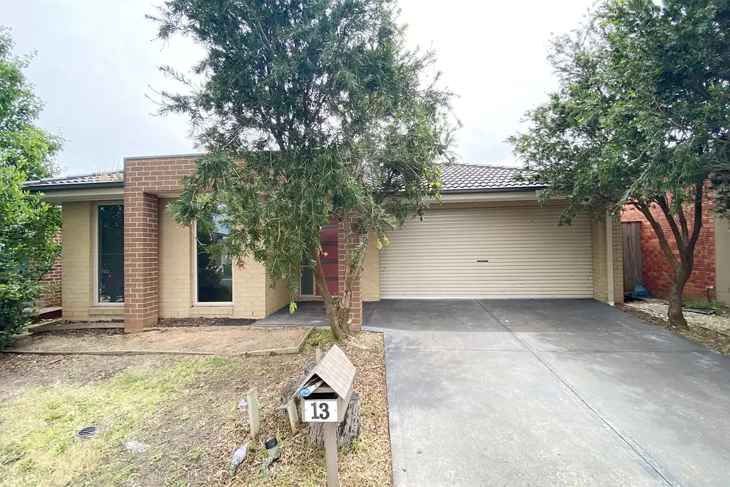 Spacious Family Home for Lease in Prime Officer Location