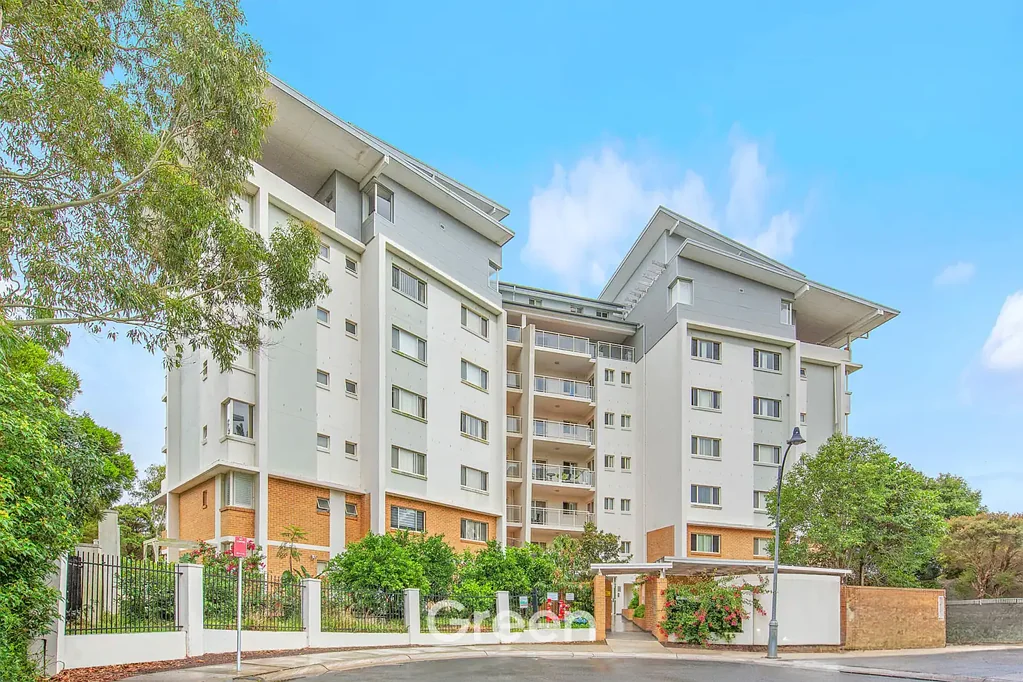 Modern & Spacious Three-Bedroom Apartment in a Sought-After Holroyd Gardens Estate