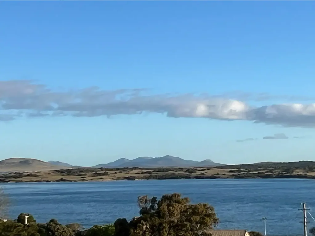 Lady Barron  Spectacular Adelaide Bay Position