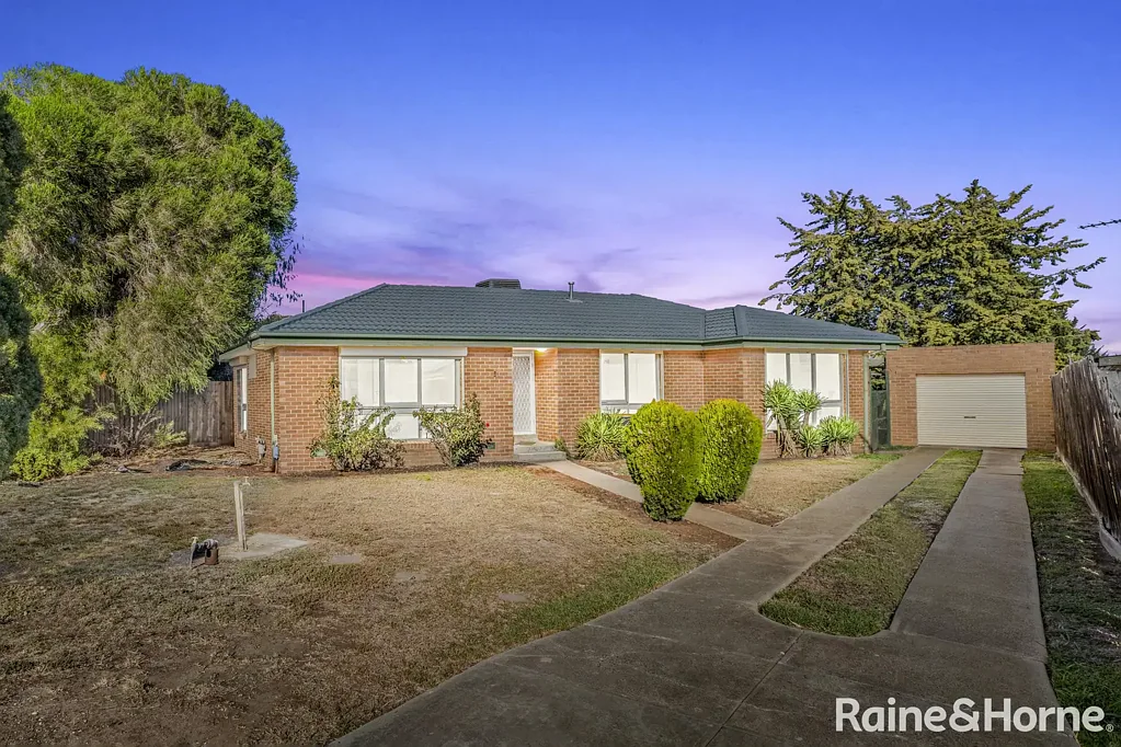 6 Laraine Place, Melton West, VIC 3337
