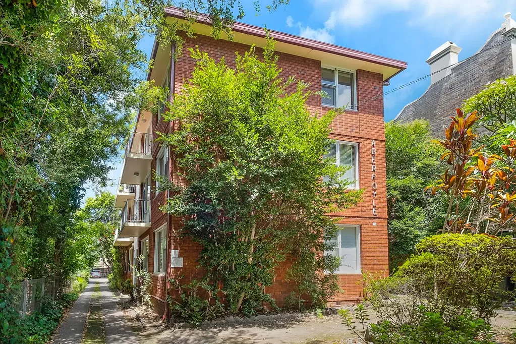 Ground Floor Residence In A Prime Pocket Of Ashfield