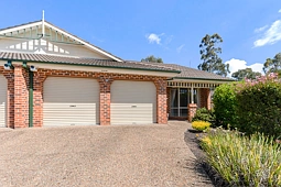 6/8 Watts Street, Greenway