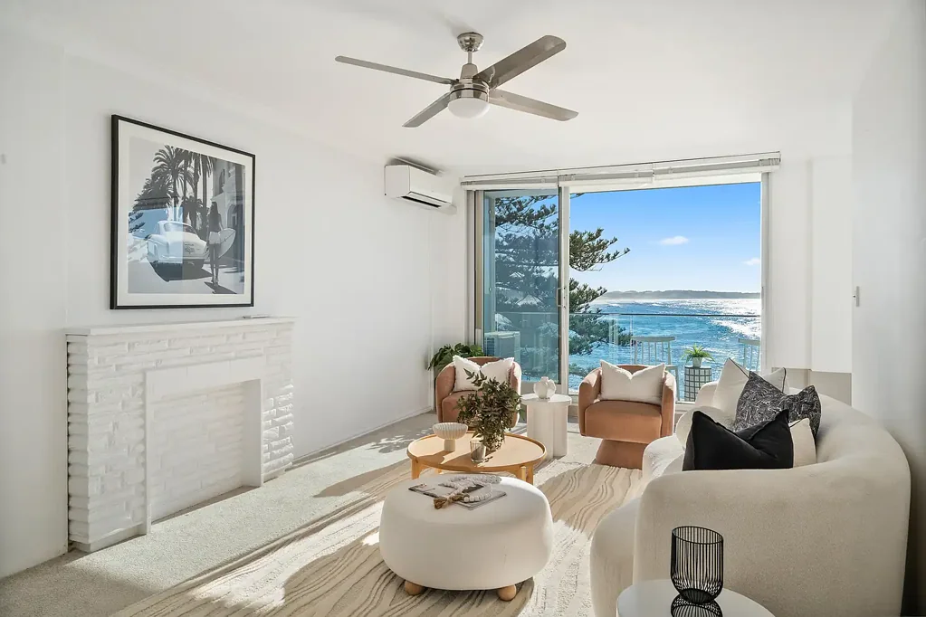 Cronulla 2 Bedroom Oceanfront Apartment
