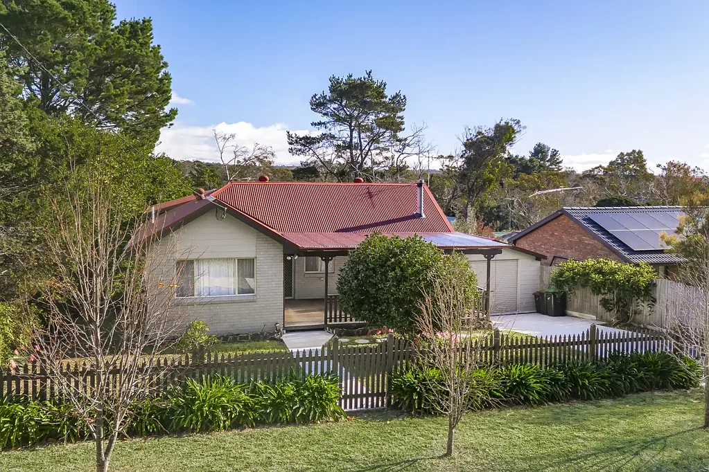 Katoomba 3房  Well maintained home in a leafy locale