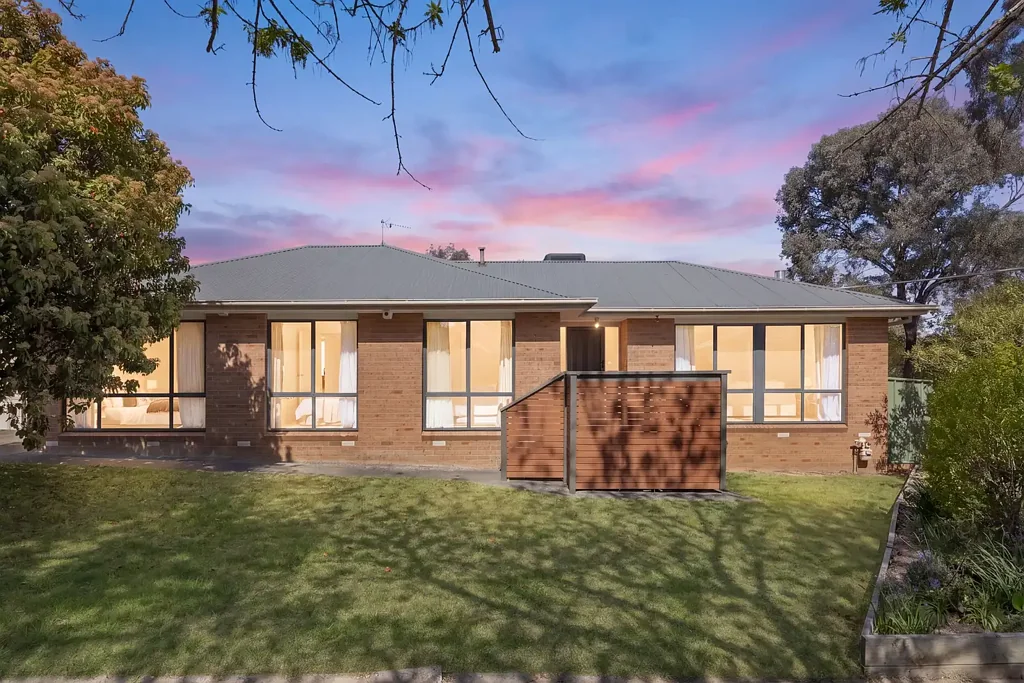 14 Sargeant Place, Wanniassa, ACT 2903