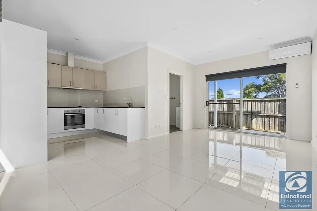 NEAR NEW GRANNY FLAT!!! $600 PER WEEK II Water & Electricity Included