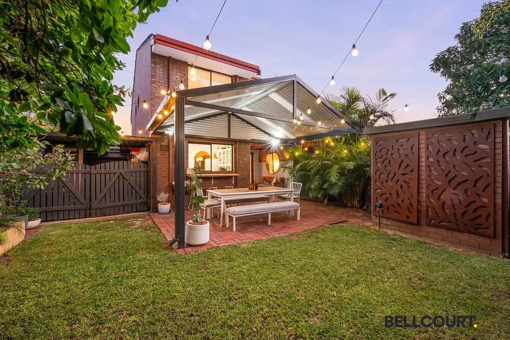 4/4 Saunders Street, Como, WA 6152