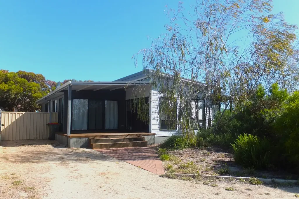 Hopetoun 4 Bedroom Just a little bit different!