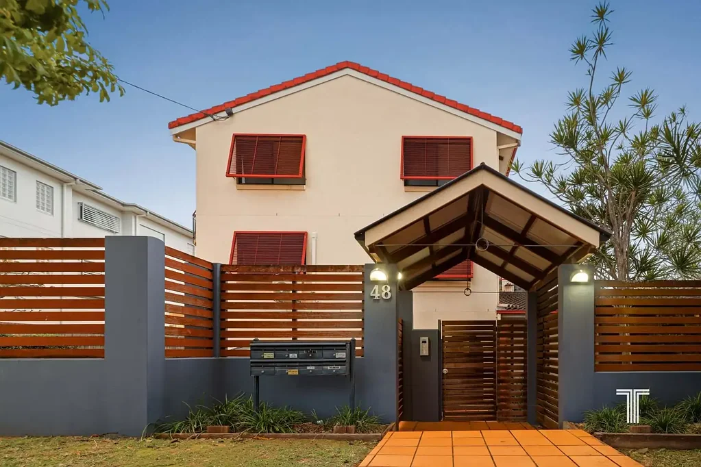 Wooloowin 2Phòng ngủ Classic, Quiet and Convenient Top Floor Living