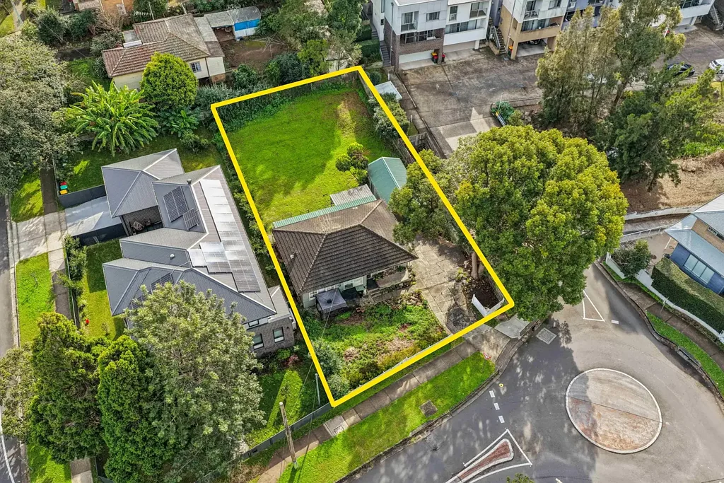 Baulkham Hills 3Phòng ngủ Level Block within Desirable LMR Zoning