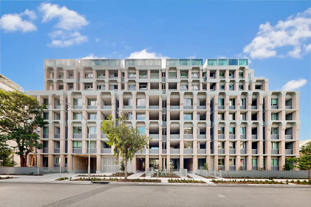 Near New North Aspect Two Bedroom + Study In Convenient Location