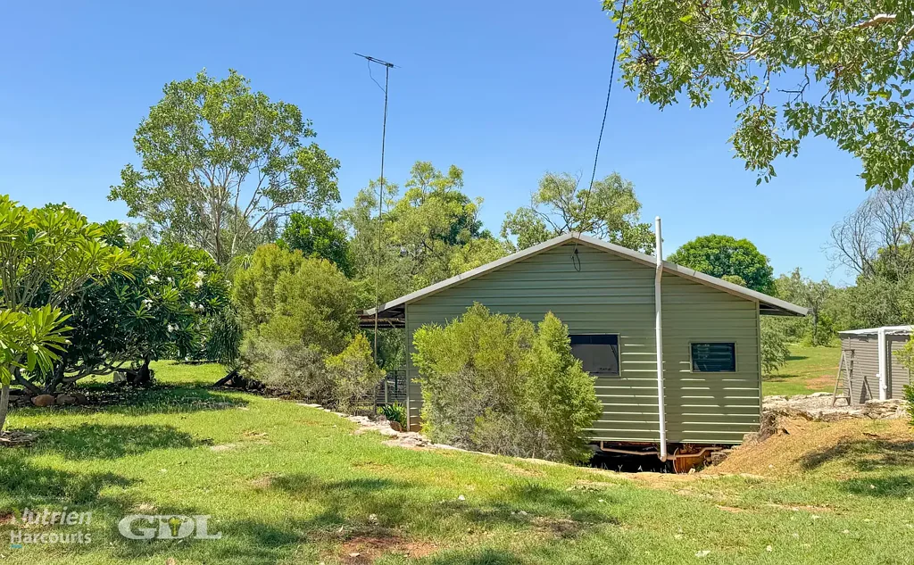Katherine Private Rural Living | Modern Studio Home | Fully Fencedn - NON FLOOD ZONE!
