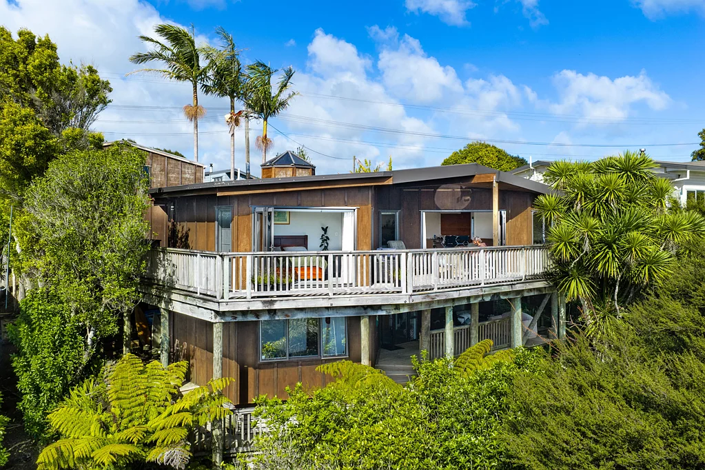 Raglan 4Zimmer Harbour views, space and possibilities