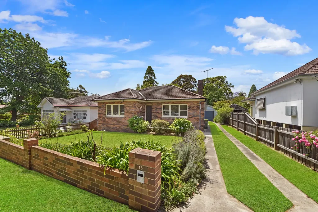 Quaint Two Bedroom Home | Beautiful Gardens
