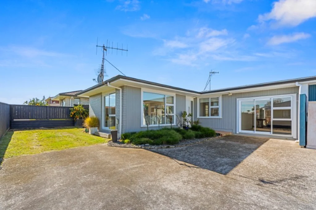 Otumoetai 3房  Sun and Style in Pillans Point – Just Move In
