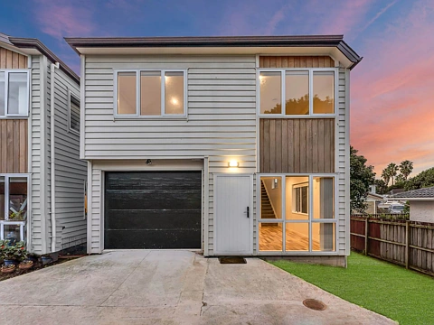Papakura 4房  Standalone Home – Near Papakura Train Station!