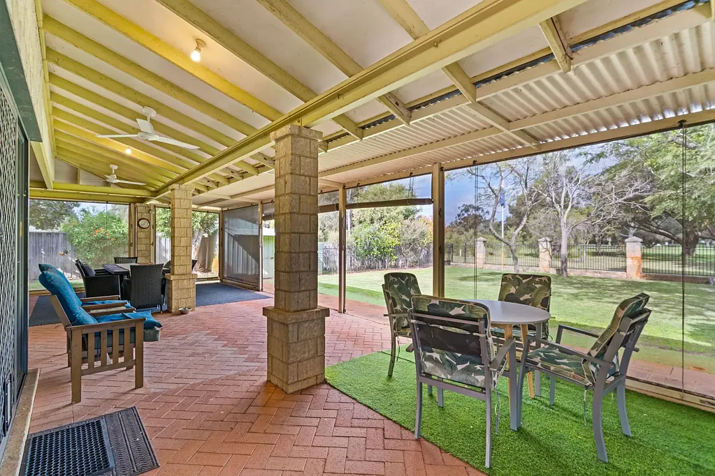 Pinjarra 4房  Where family living meets fairway serenity.