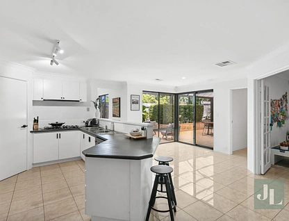 18 Saunders Street, Swanbourne, North West Perth, 5 phòng ngủ, 3 phòng tắm, House