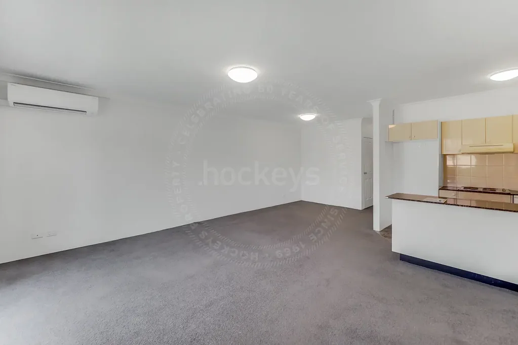 Spacious and Bright in Prime Location