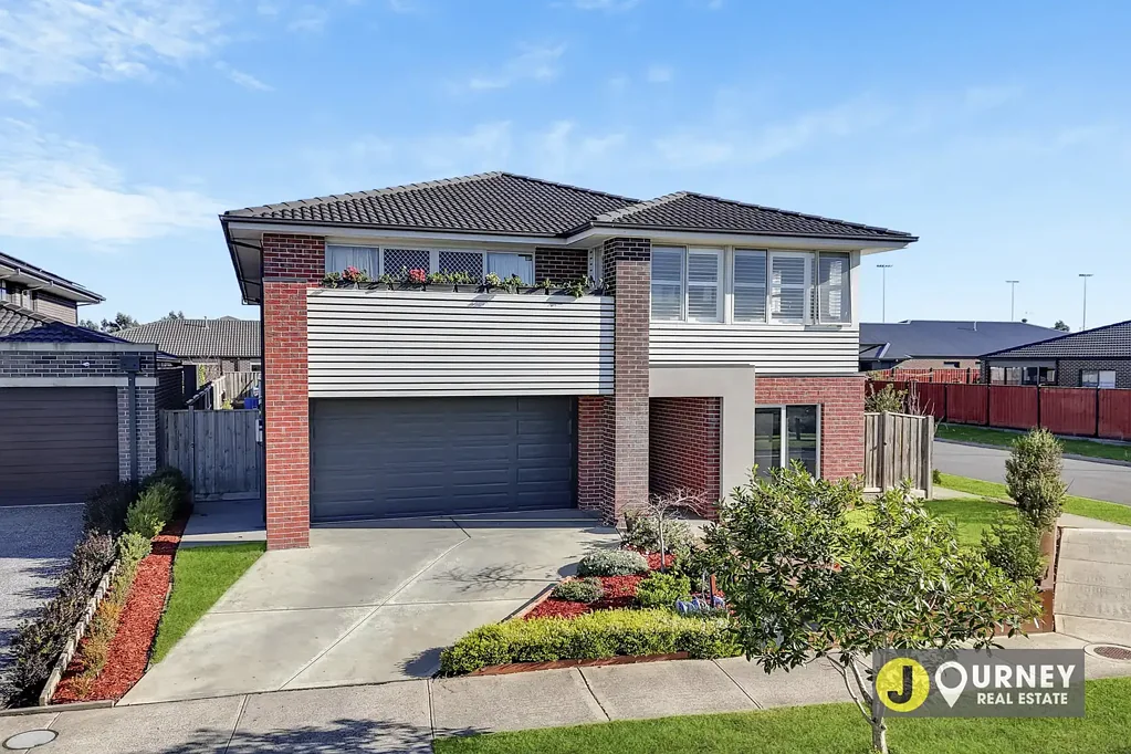 Clyde North 5房  Expansive Family Living with Room for Everyone & Pool!

Private Inspection only.