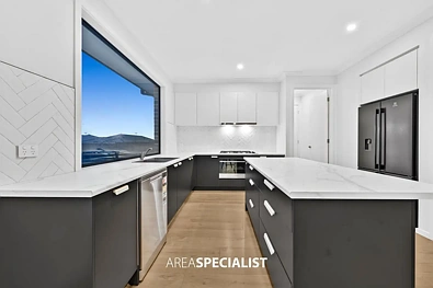 18 Silverstar Street, Pakenham, VIC 3810, 4 Bedrooms, 2 Bathrooms, House