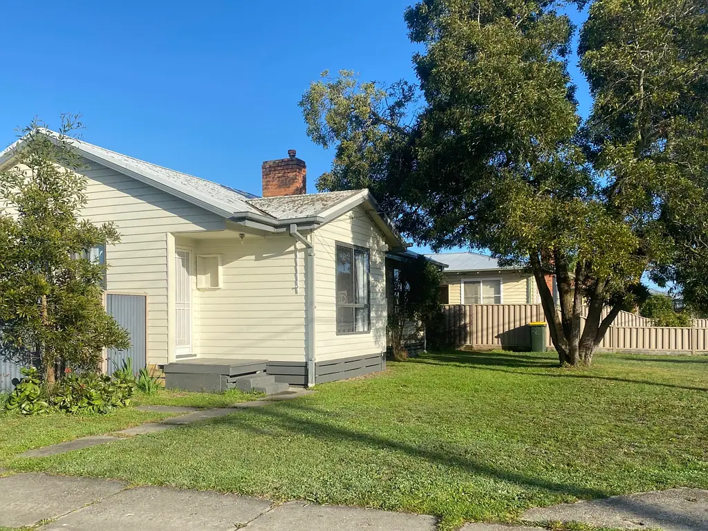 18 Hazel Road, Wendouree, VIC 3355