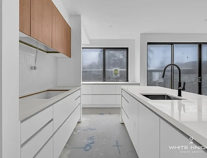18 & 18A Lake Street, Avondale Heights, North West Melbourne, 4部屋, 3バスルーム, Townhouse
