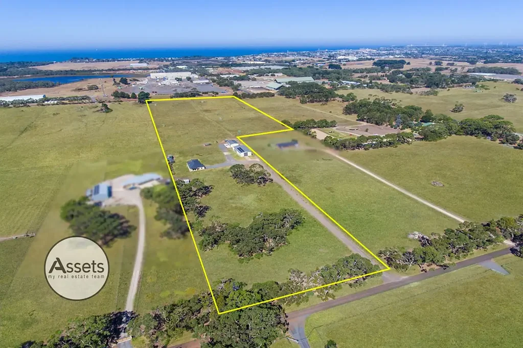 Portland 3 Bedroom Modern Comfort and Rural Living