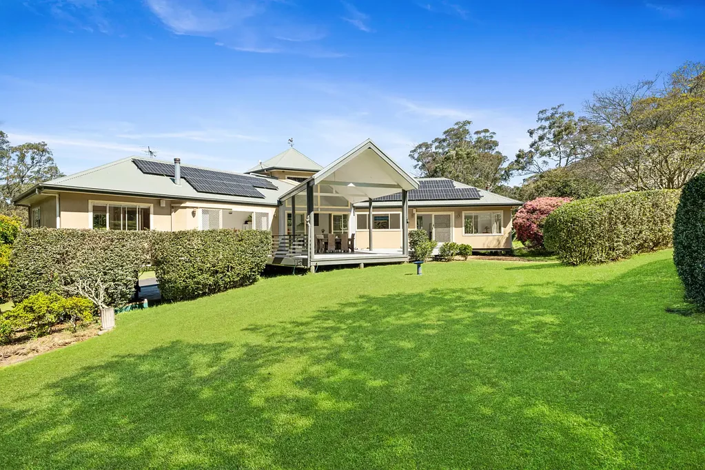 Kulnura 5 Bedroom Inspiring Design, Privately Situated on 9 acres
