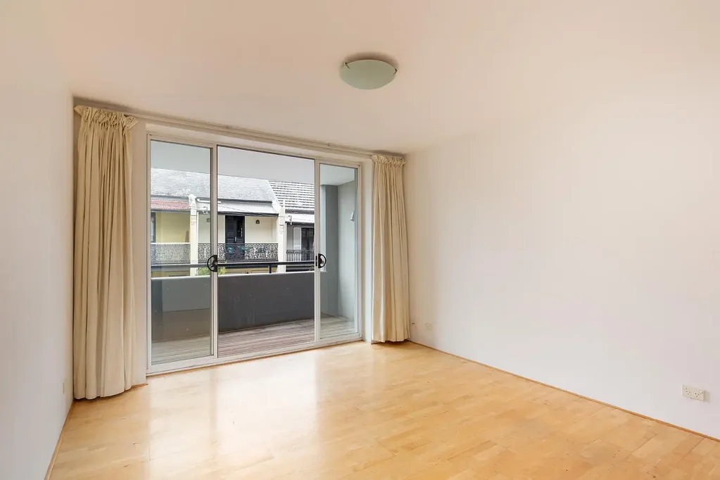 Modern 1-bedroom apartment in prime village setting