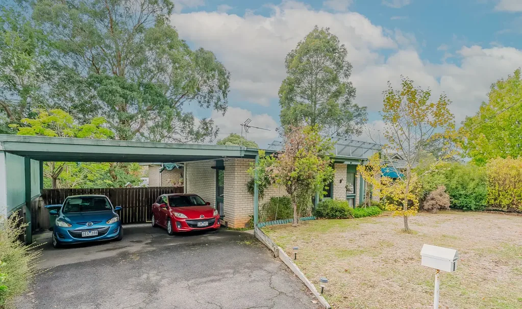1 Brenda Court, Croydon, VIC 3136