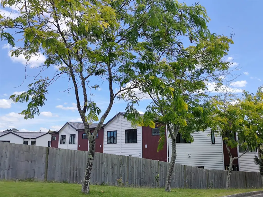 Albany 3 Bedroom Rangi Zone End unit with wonderful View
