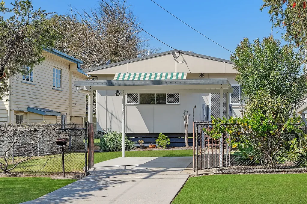 Airconditioned 2 Bedroom Character Cottage !